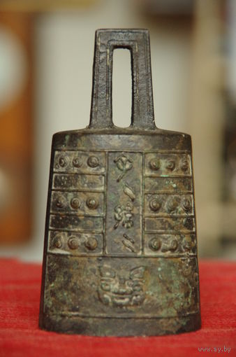 Колокольчик бронзовый  ( 4 х 6,5  см , высота 12,5 см )