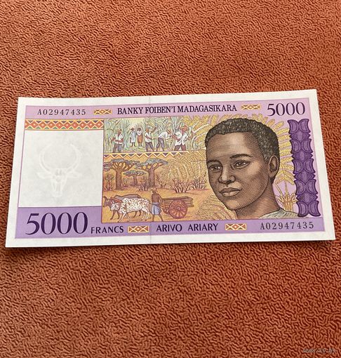 Распродажа! Мадагаскар 5000 франков 1995 г.