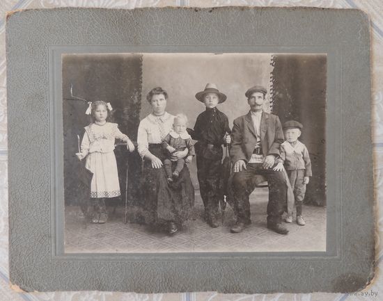 Фото "Большая семья", 1914 г., г. Красноярск (без паспарту 18*13 см, с паспарту 24*18 см)