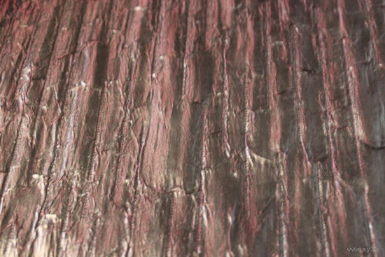 Ткань костюмная. Цвет темая вишня с переходом в черный. Интересная 2-хслойная фактура. 145*270