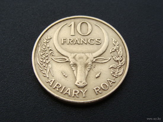 Мадагаскар. 10 франков 1982 год  КМ#11