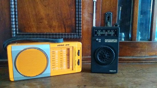 Радиоприёмники "Олимпик-401" (1980 год) и "ВЕГА-341" (1986 год). Цена за один.