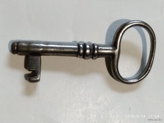 Старинный стальной ключ. XIX век. Длина 57 мм.