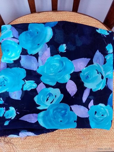 Ткань полупрозрачная с голубыми розами шир 1,5 х 1,3 м