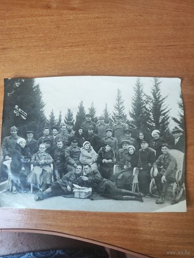Офицеры с женами в санатории в Сочи 6.1.1940 г.