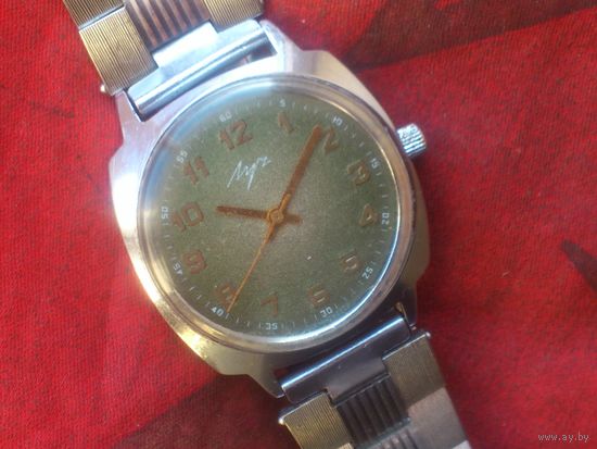 Часы ЛУЧ 2209 БОЛЬШИЕ из СССР 1980-х, с БРАСЛЕТОМ