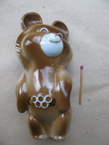 Статуэтка фарфоровая " Олимпийский Мишка " 13 см