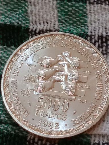 Французская западная Африка 5000 франков 1982 серебро