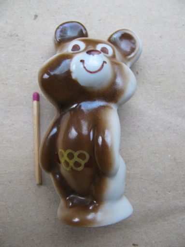 Статуэтка фарфоровая " Олимпийский Мишка " 8,5 см