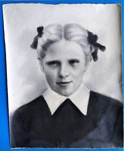 Фотопортрет девушки. 1930-е? 24х29.5 см