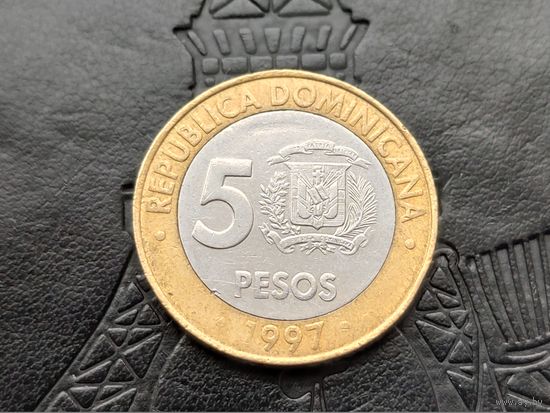 Доминикана. 5 песо 1997 - 50 лет Центробанку.
