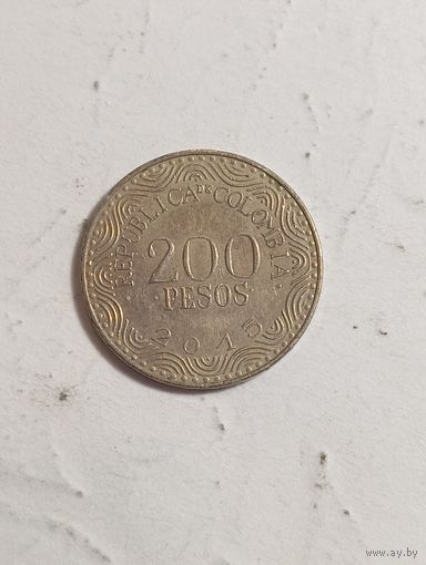 Колумбия 200 песо 2015 года .