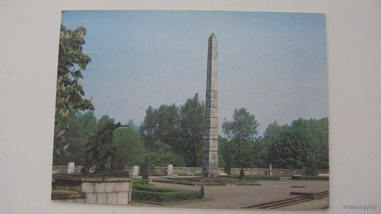 Памятник 1988  г. Калининград  1200 воинам- гвардейцам