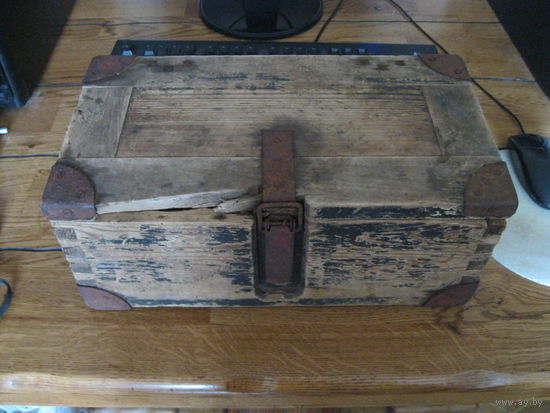 Старинный деревянный ящик