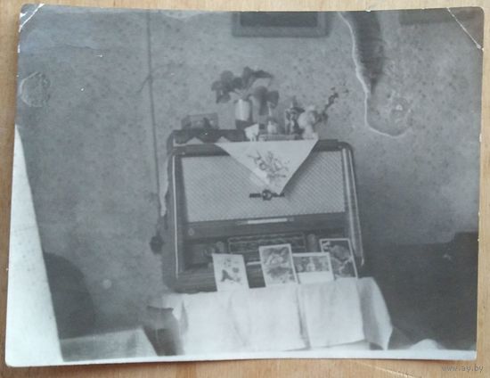 Фото минского интерьера с радиолой. 1968 г. 9х12 см