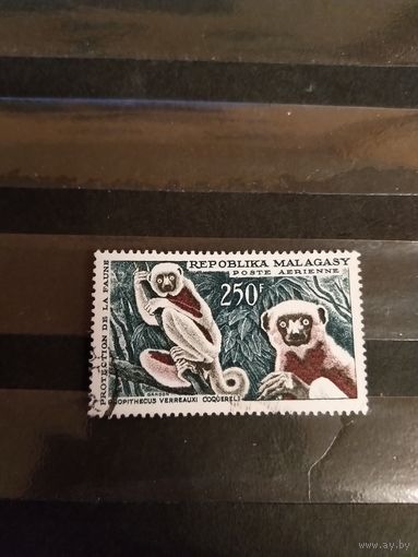 1961 Мадагаскар дорогая высокономинальная марка концовка серии фауна  (1-11)