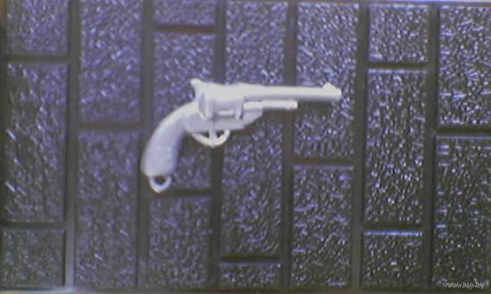 Металлический брелок Револьвер системы Нагана. (возможен обмен)