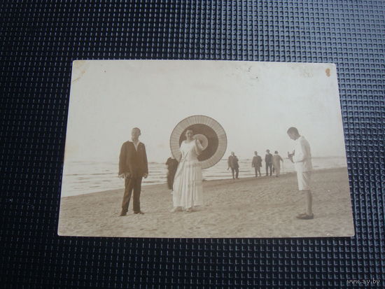 Дама с зонтиком .фотооткрытка, издательство .. LEONAR 1920-е