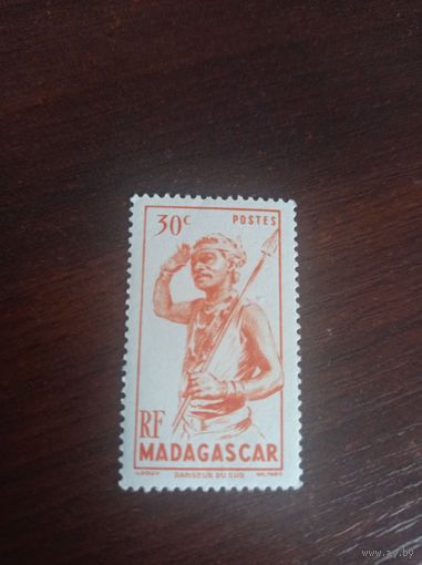 Французский Мадагаскар 1946 года. Воин с копьём. 30с