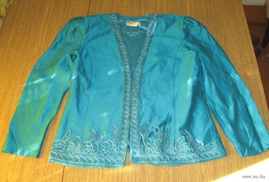 Пиджак зеленый женский новый с вышивкой для  выступлений танцев на подкладке. Размер 44-46.