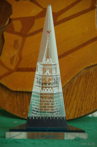 Сувенир из СССР  Кремль     17 см , целый
