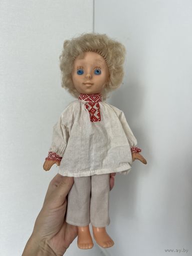 Кукла Ясь в национальной одежде СССР