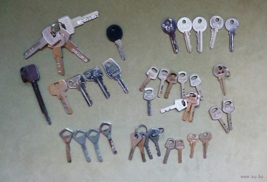 Ключи от замков в коллекцию лот