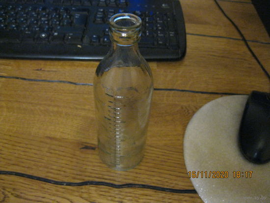 Бутылочка для кормления стекло