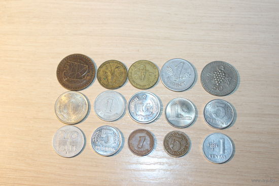 Сборка разных монет, для начинающего коллекционера, 15 штук.