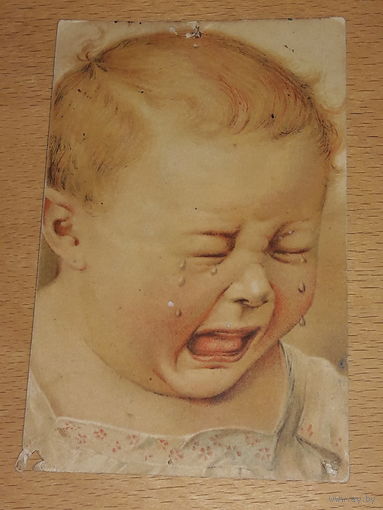 Старинная почтовая карточка Плачущий ребенок