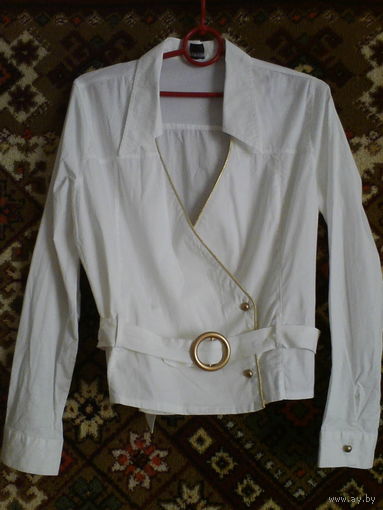 Блуза пиджак с золотистой отделкой,46-48 р