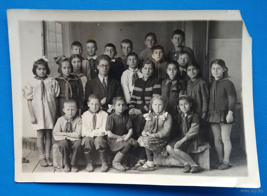 Фото учеников 3-го класса. Грузия. 1945 г. 8.5х12 см
