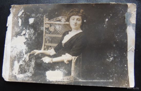 Фото "Дама в кресле", 1913 г.