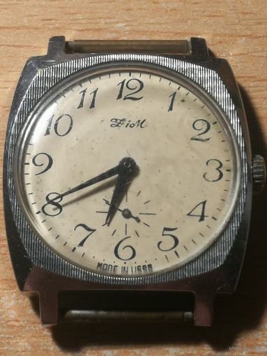 Часы ЗиМ ПОБЕДА 2602 из СССР 1970-х.