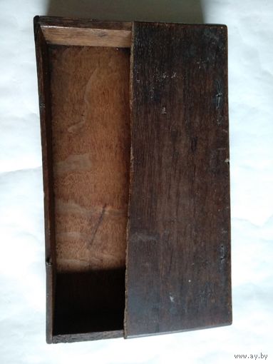 Старинная шкатулка для писем из древесины ореха.Размер 21х35х5.5см. На реставрацию.Середина 19-го века.