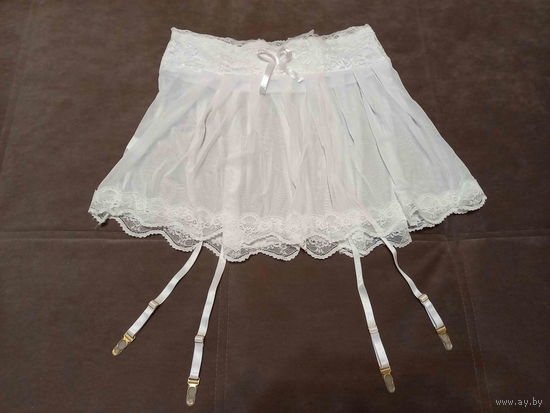 Мини-юбка с подвязками