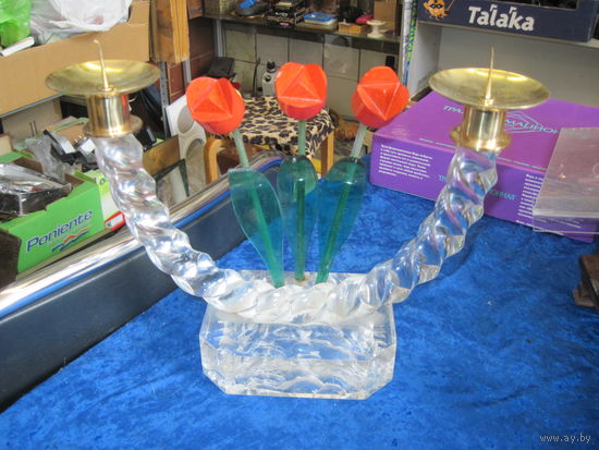 Подсвечник на две свечи с тюльпанами 24х31,5 см.