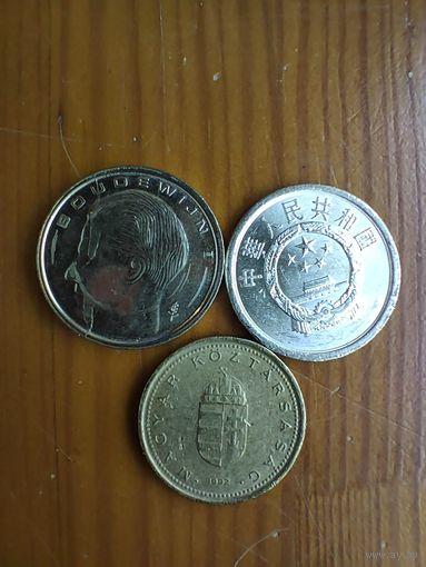 Венгрия 1 форинт 1992, Бельгия 1 франк 1990, Китай 1 1987 -50