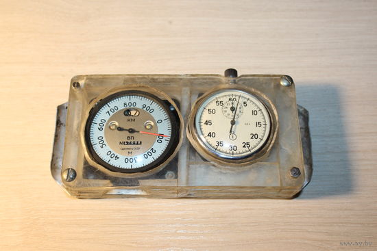 Самодельное устройство, для подсчёта времени и высоты во время прыжка с парашюта, времён СССР.
