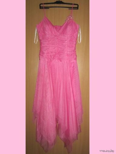 Розовое фатиновое платье, р.46-48. Состояние нового!