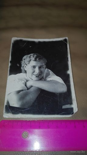 Старое фото девушка 1943г