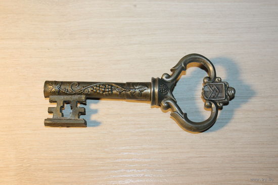Металлический штопор в виде ключа, длина 14 см., Германия.