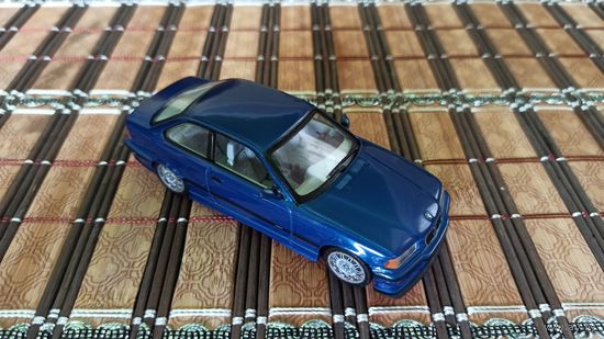BMW M3 E36 Coupe 1992 Minichamps 430022305