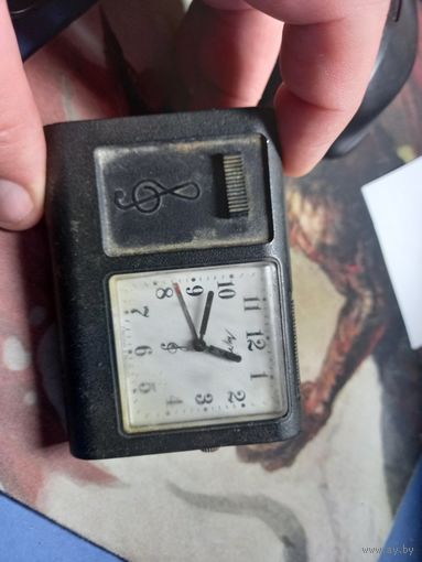 Луч - мини часы будильник СССР электронно-механические дорожные