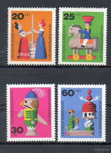 Старинные деревянные игрушки ФРГ 1971 год серия из 4-х марок
