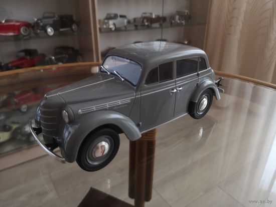 Модель 1:18 Opel Kadett K38 1938-240 б.р  Модели 1:24  Москвич 400-420А кабриолет-70б.р; Ким 10-50 70 б.р