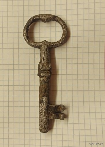 Ключ старинный.