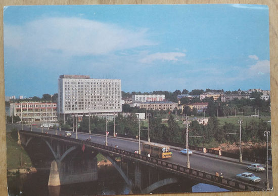 Витебск. Вид на гостинницу "Витебск". 1984 г. ПК. Чистая