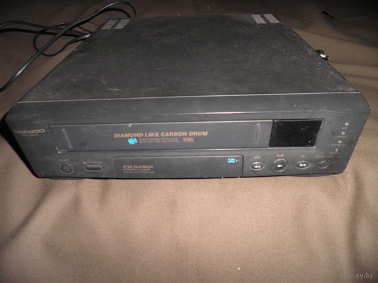 Видеомагнитофон DAEWOO model no:DVR-1989W.made in Korea.