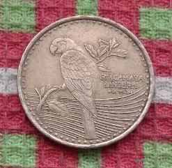 Колумбия 200 песо 2013 года. Попугай.